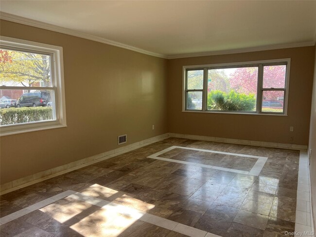 Photo - 16-05 Bell Blvd Unidad 1st Floor