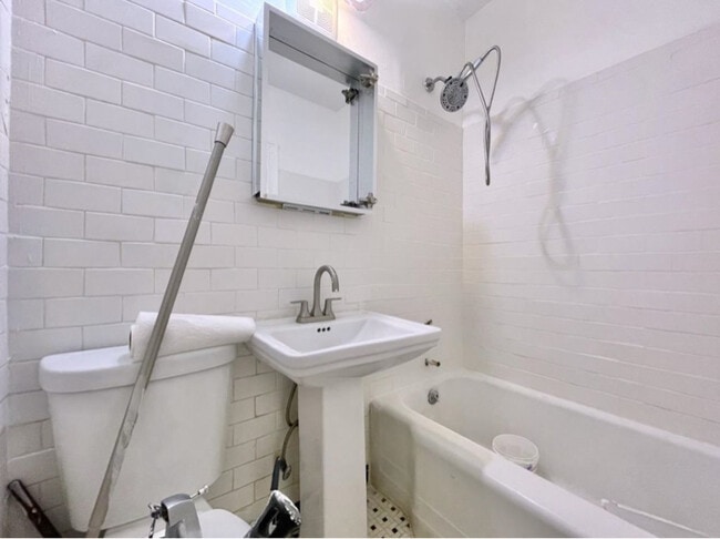 Photo - 163 Glenwood Ave