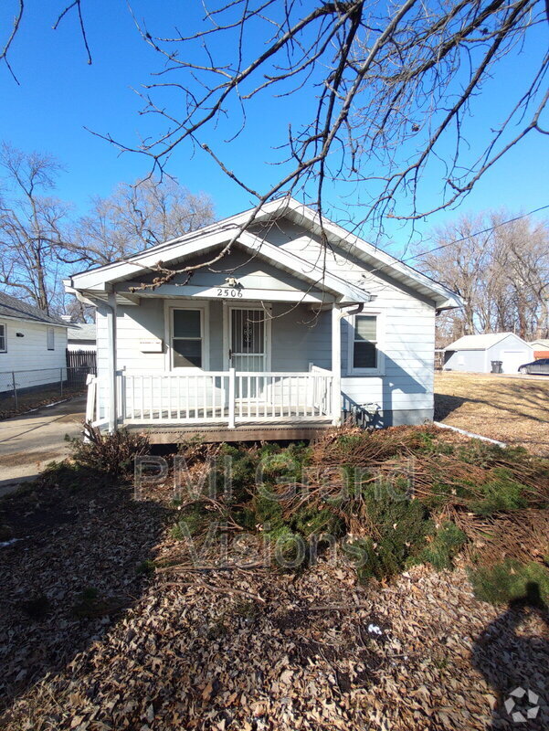 Building Photo - 2506 E Division St Rental