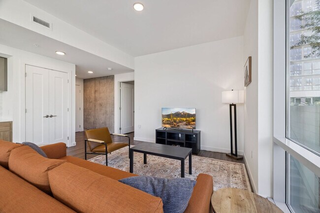 Photo - 222 E Jefferson St Unit ID1369269P