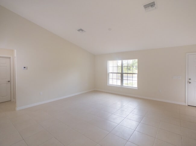 Photo - 15749 SW 37th Cir