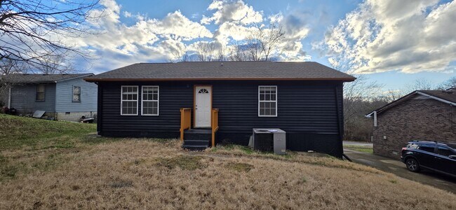 Photo - 2323 Ilolo St