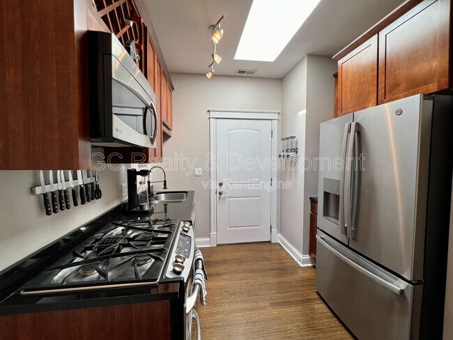 Photo - 2702 W Cortland St Unit 3