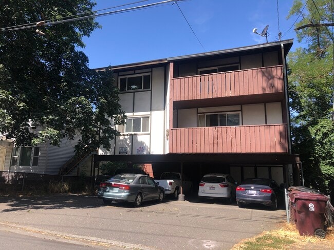 Building Photo - 525 NE Kamiaken St Unit D Rental
