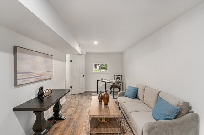 Photo - 3181 Pennington Cir SW