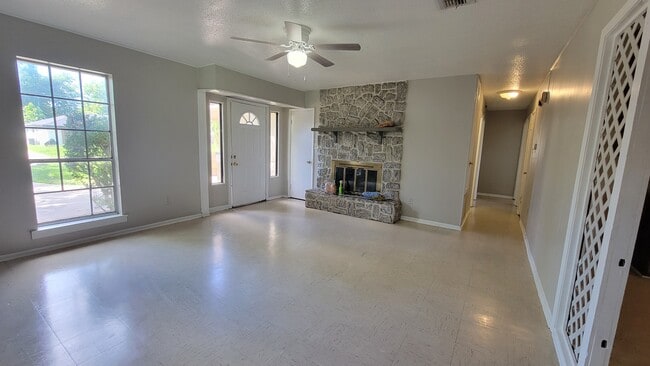 Photo - 4909 Dahlia Dr