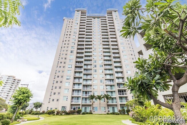 Building Photo - 215 N King St