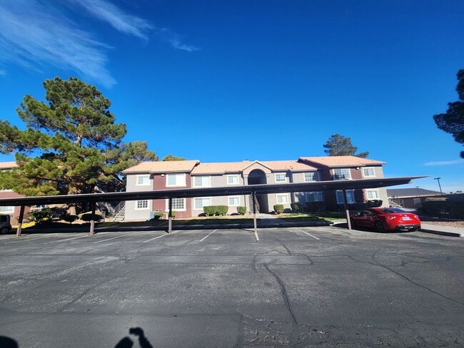 Building Photo - 2750 S Durango Dr
