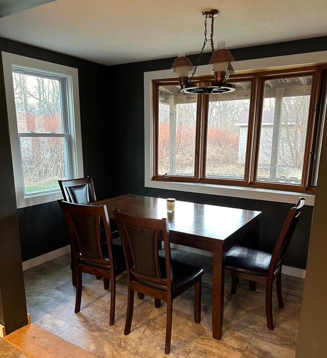 Photo - 131 W Bethel Rd