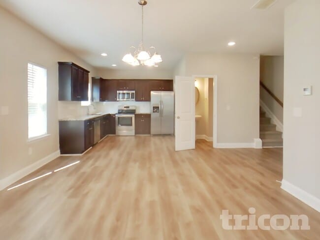 Photo - 1013 Eldon Ln