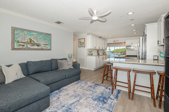 Photo - 110 SW Hideaway Pl