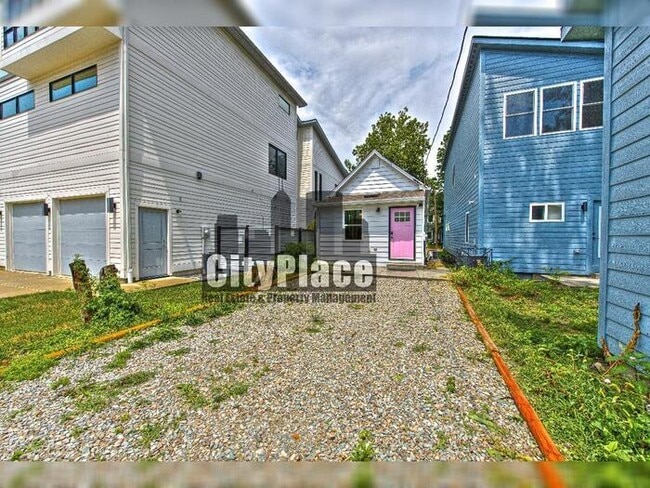 Photo - 953 Lexington Ave