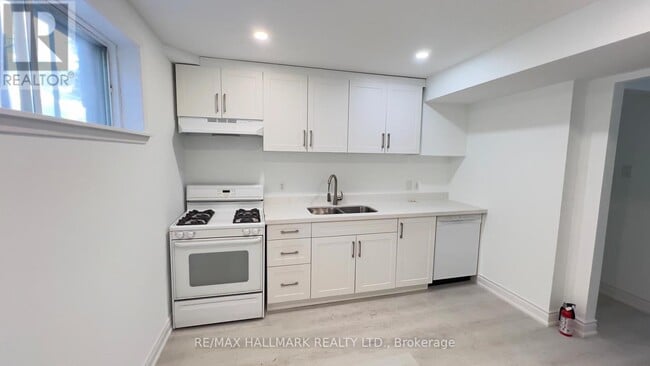 Photo - 131 Southview Dr