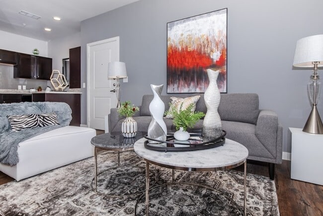 Photo - Fairmount Oaks