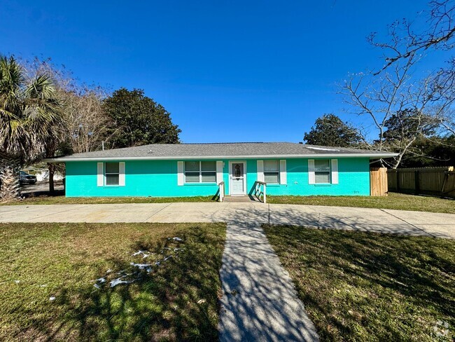 Building Photo - Charming Coastal Home at 345 Carrol Drive ...