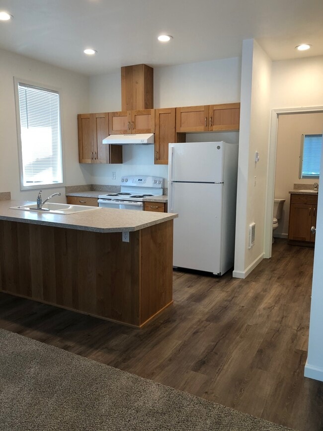 Kitchen - 1850 High St