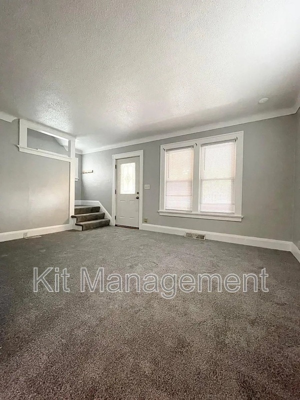 581 Colima Dr