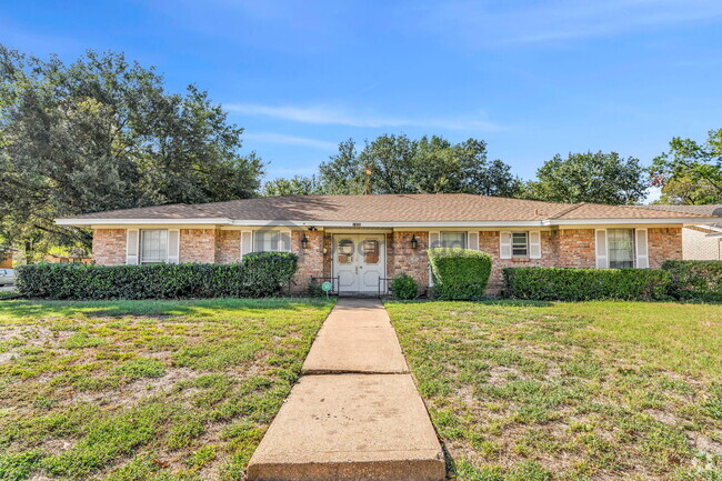 Building Photo - 1400 Moss Rose Cir Rental