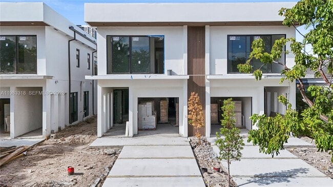 Photo - 11 SE 12th Ave