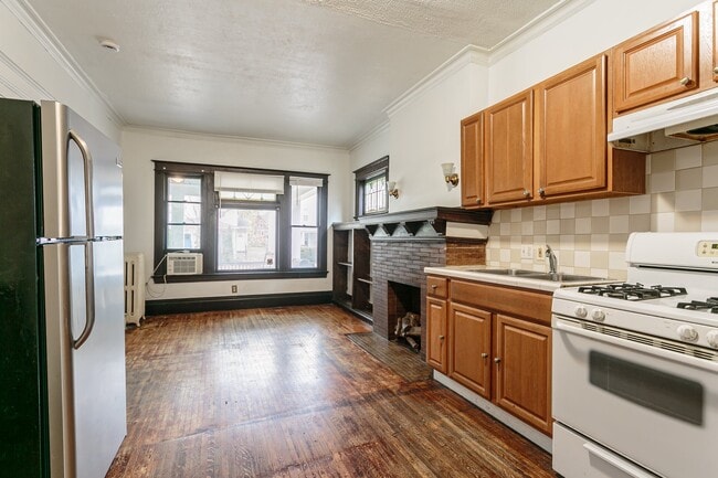 Photo - 336 S Goodman St Unit 1