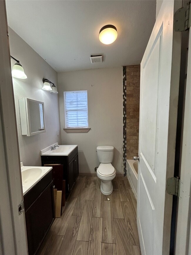 Photo - 502 Ave F