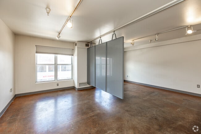 Studio - 533SF - Living Room - Whiteway