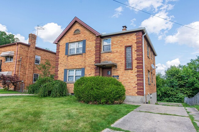 Building Photo - 3440 Robb Ave Unit 2