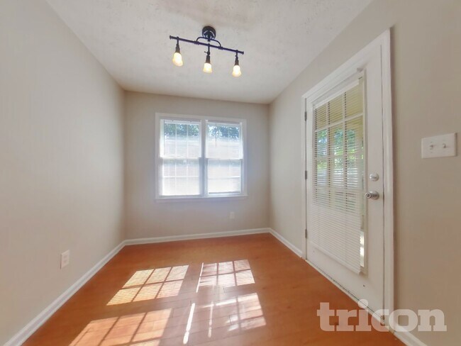 Photo - 420 Austin Dr