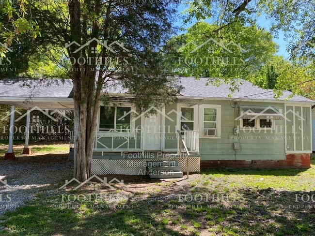 Affordable 3 Bedroom Home Near Hwy 28 with... - Affordable 3 Bedroom Home Near Hwy 28 with...
