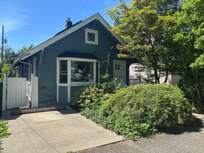 Building Photo - 3521 S Ferdinand St