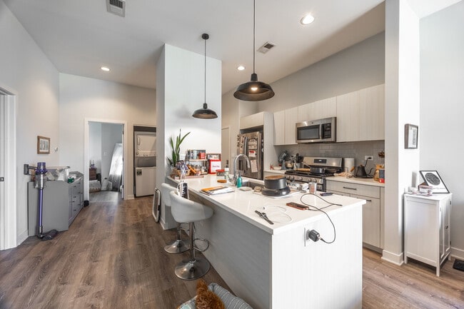 Photo - 2247 W Lawrence Ave Unit 201