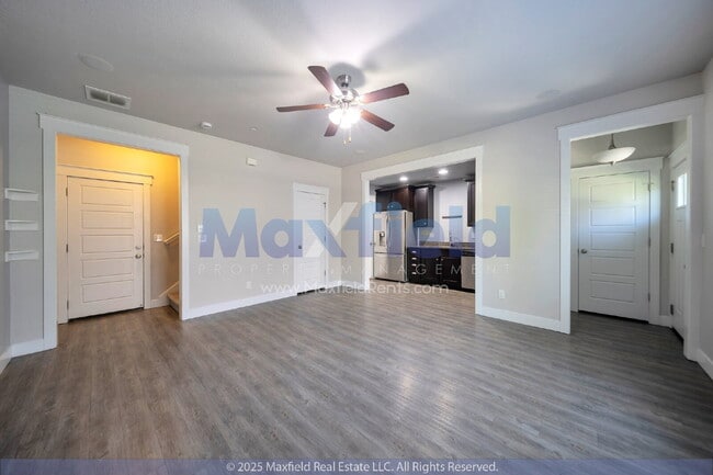 Photo - Small Pet Friendly - 3BD 2BTH 2GAR - Center Street/700 W Near TopGolf