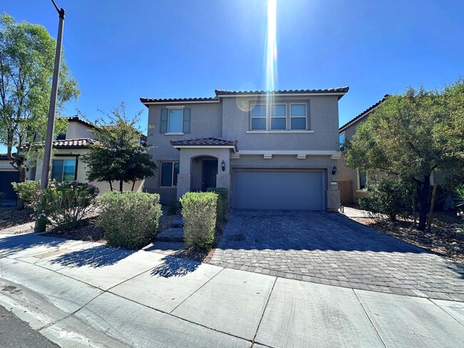 Building Photo - UPGRADED 5 BEDROOM + LOFT HOME WITH POOL + SOLAR IN GATED COMMUNITY SKYE CANYON