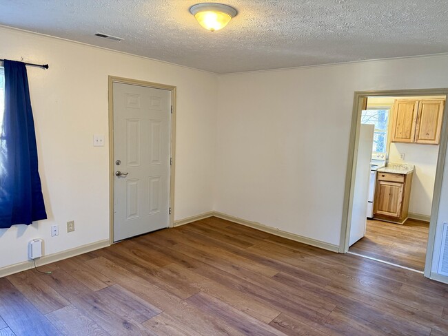 Photo - 526 Old Stage Rd