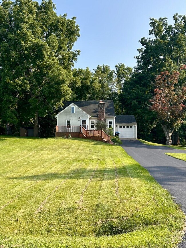79 River Meadow Dr