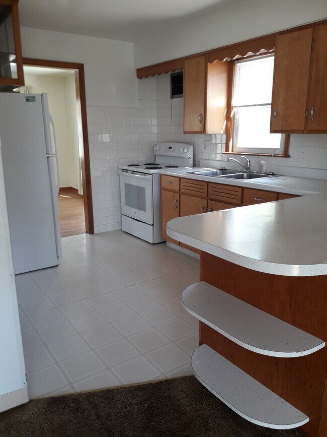 Photo - 2016 Prairie Ave