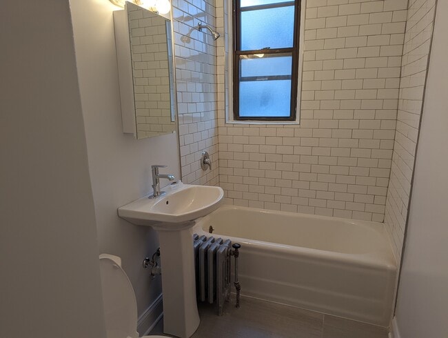 Photo - 3335 W Diversey Ave Unidad 301