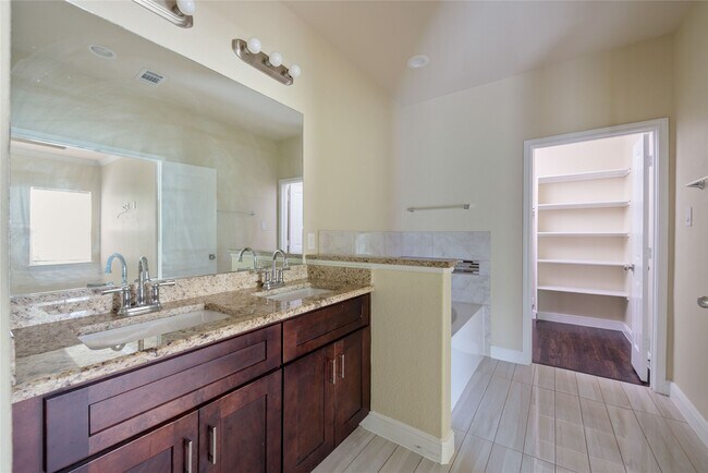 Building Photo - 4036 Lila St Rental