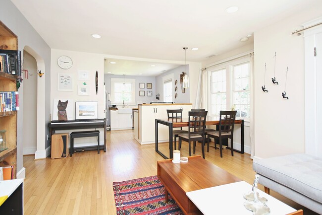 Photo - Charming Fry's Spring Cottage Near UVA