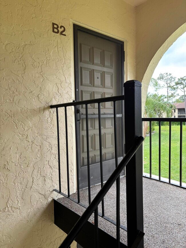 Photo - 331 Knotty Pine Cir Unidad B-2