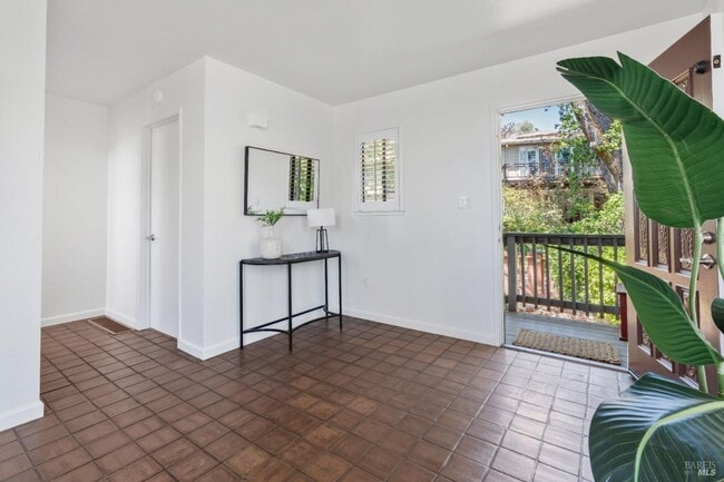 Photo - Lovely 2bd/1.5ba Townhome in Heart of San Anselmo