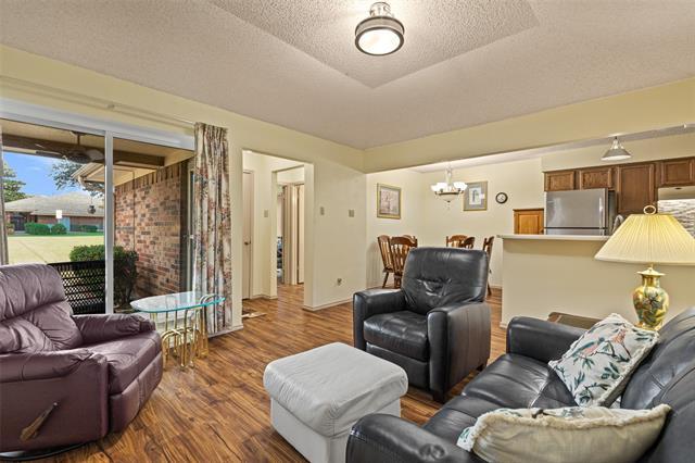 Photo - 8521 Holly St