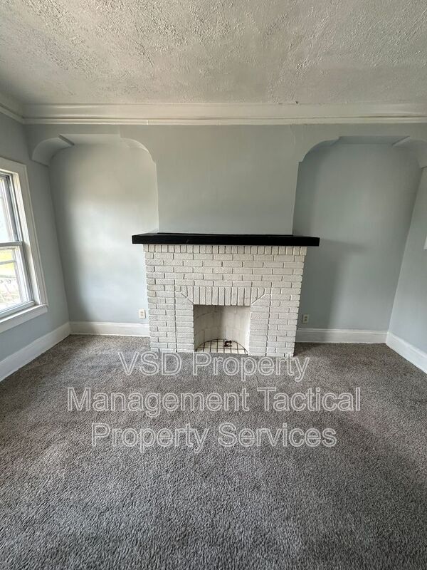 Photo - 3281 E 143rd St Unidad #3