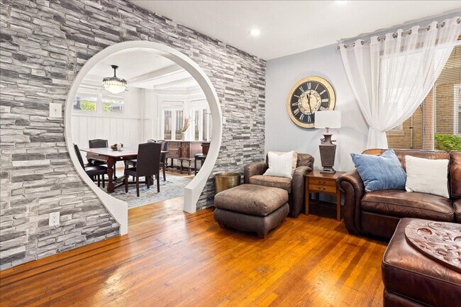 Building Photo - 27 S Oakland Ave Unit ID1309010P Rental