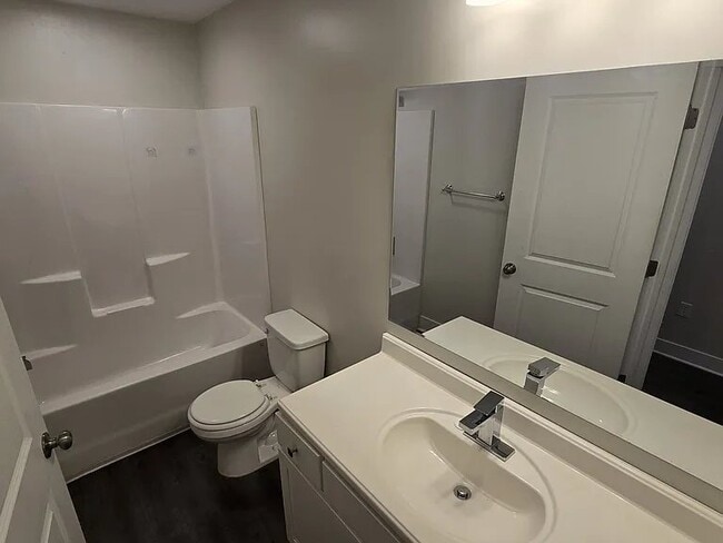 Photo - 5211 E 112 Terrace Unidad 205