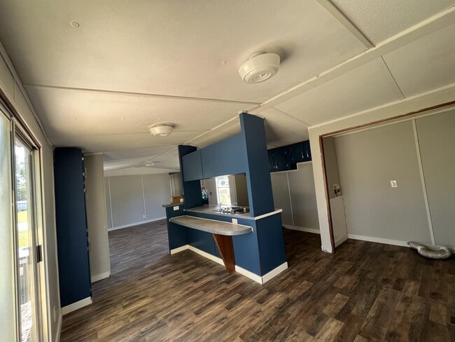 Building Photo - 1056 Meekins Rd Rental