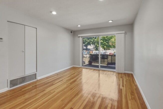 Photo - 800 Hyde Park Ave Unit 15