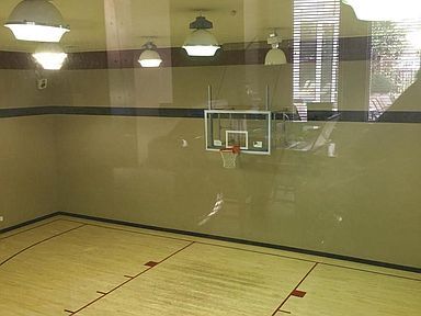 Indoor B'ball court - 9480 Virginia Center Blvd Unidad 9