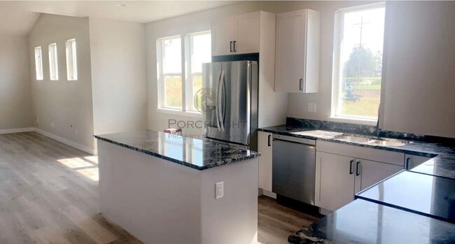 Photo - 8808 Line Rd