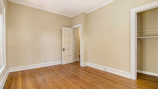 Photo - 441 Madison Ave SE